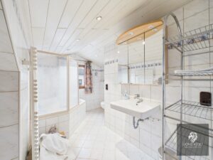 Badezimmer DG